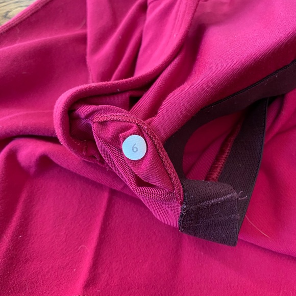 Lululemon Power Y Tank - Size 6 - Picture 3 of 3